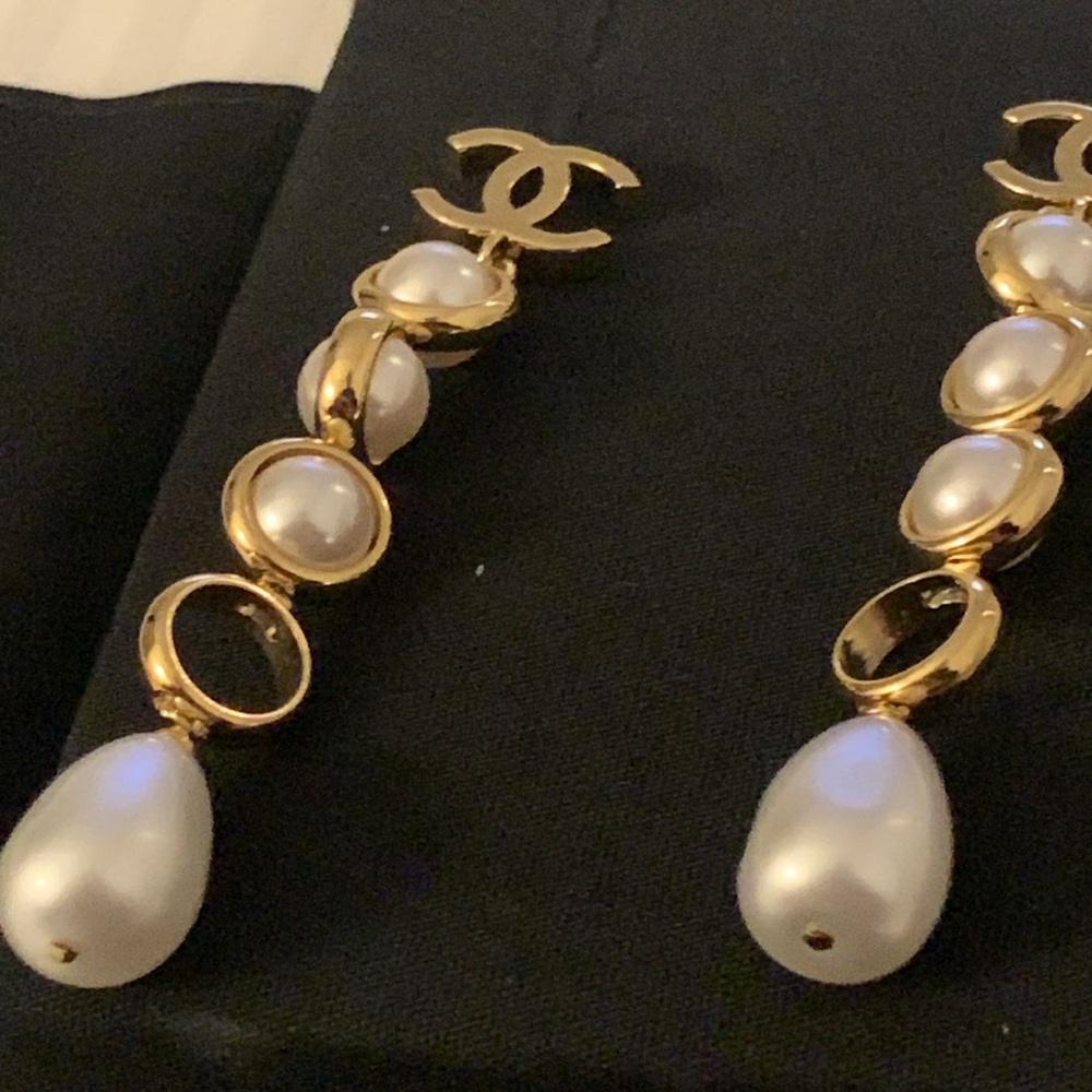 Chanel Gold,White Pearl Drop Earrings, rare , authentic ,summer 2025 col…